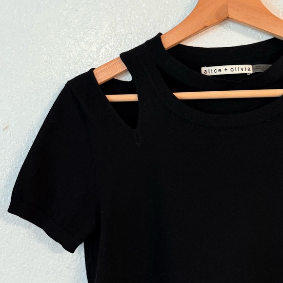 Alice + Olivia Roslyn cutout fitted sweater top size M - Picture 4 of 13